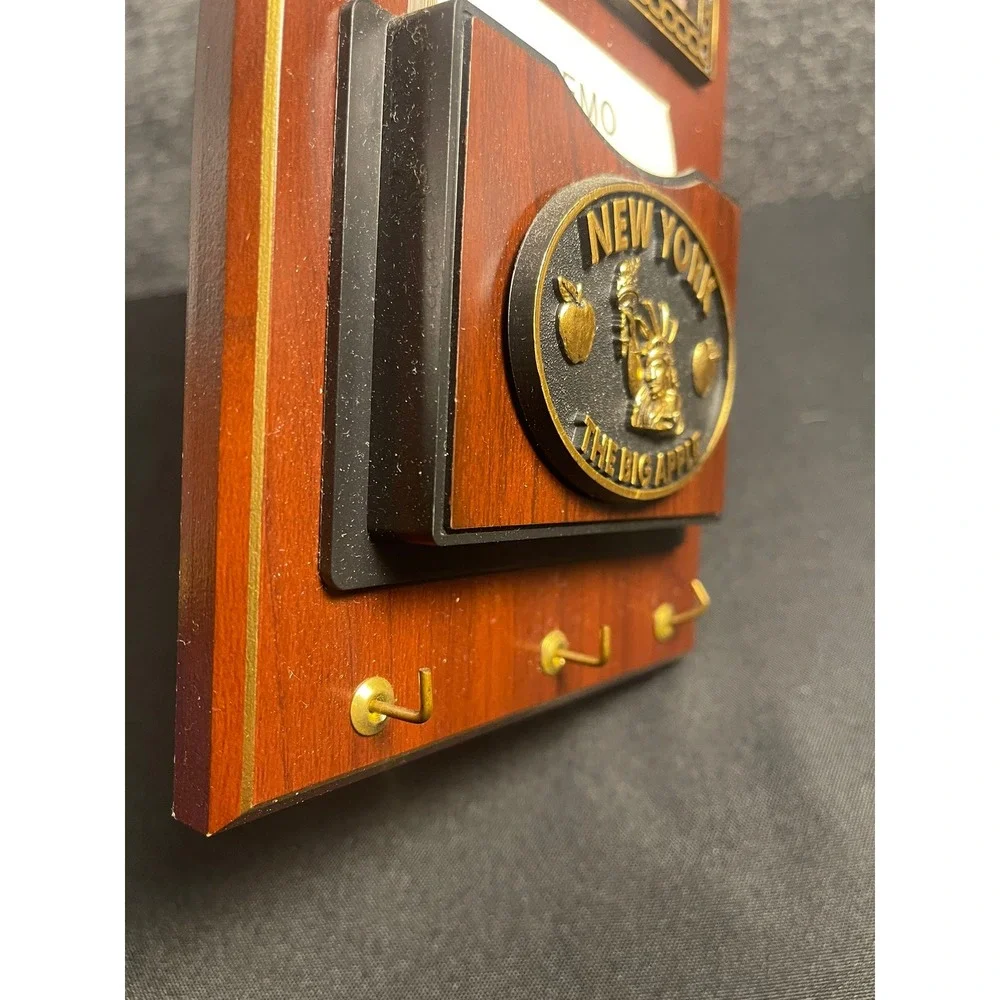 Vintage Bell‎ Tree Inc New York City Wall Key Holder Memo Organizer Wood Plaque